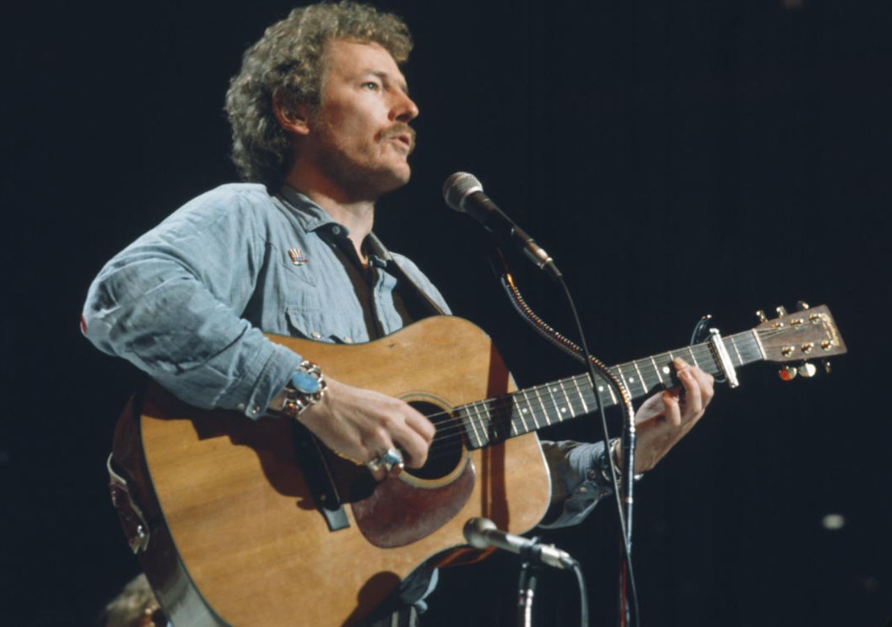 Gordon Lightfoot – The Wreck Of The Edmund Fitzgerald